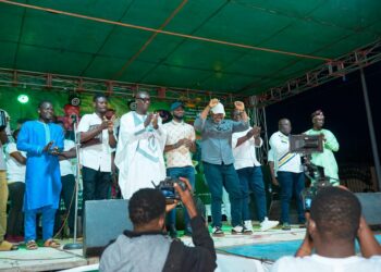 GÉANT CONCERT du MOUVEMENT LIBÉRAL : La jeunesse de Parakou en liesse avec Richard Boni OUOROU