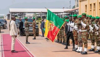 Bénin: Patrice Talon déjeune et dope le moral aux forces armées à la caserne de Dessa